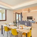 Etesiae Villa *