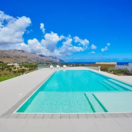 Etesiae Villa