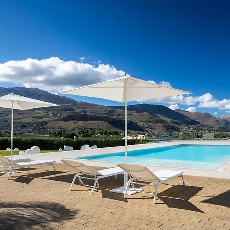 Etesiae Villa *